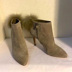 Antonio Melani Size 7.5M Gray Suede/Fox Fur Booties